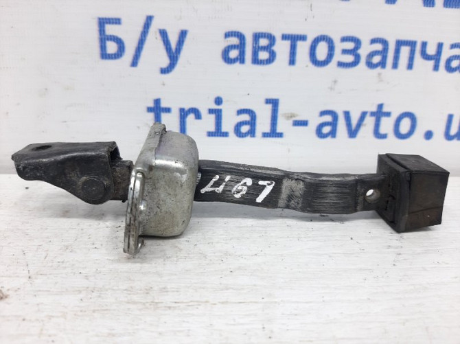 Ограничитель двери передний правый Mitsubishi Lancer 2003-2009 MR526777 (Арт. 29133) Киев - изображение 1