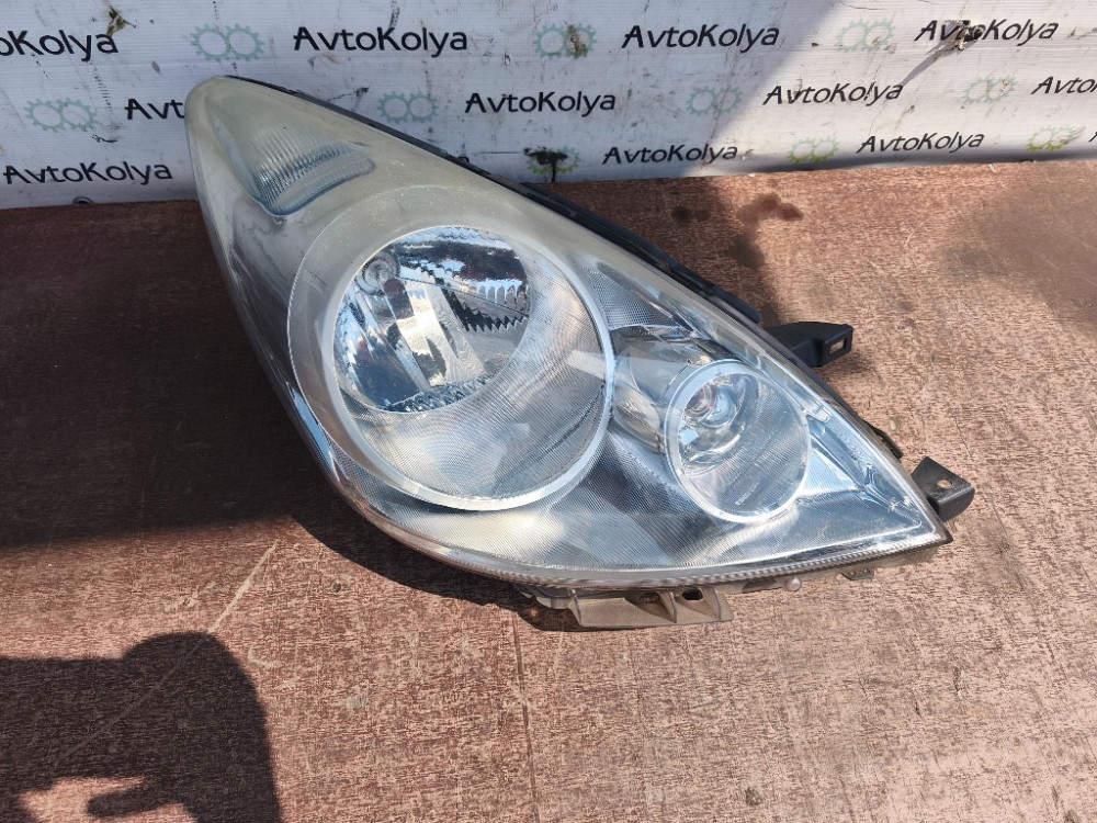 Фара правая Nissan Note 2009-2012 рестайлинг Ковель - зображення 1