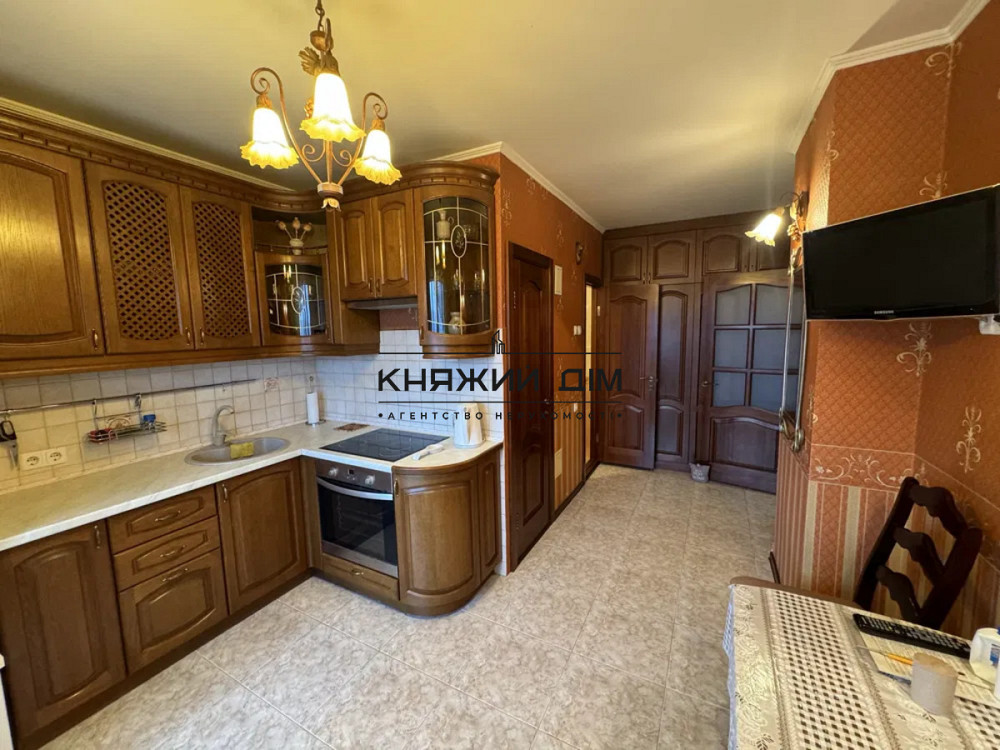 Продаж 2-кімнатної квартири з ремонтом біля метро «Вирлиця» | проспект Миколи Бажана, 9 Киев - изображение 1