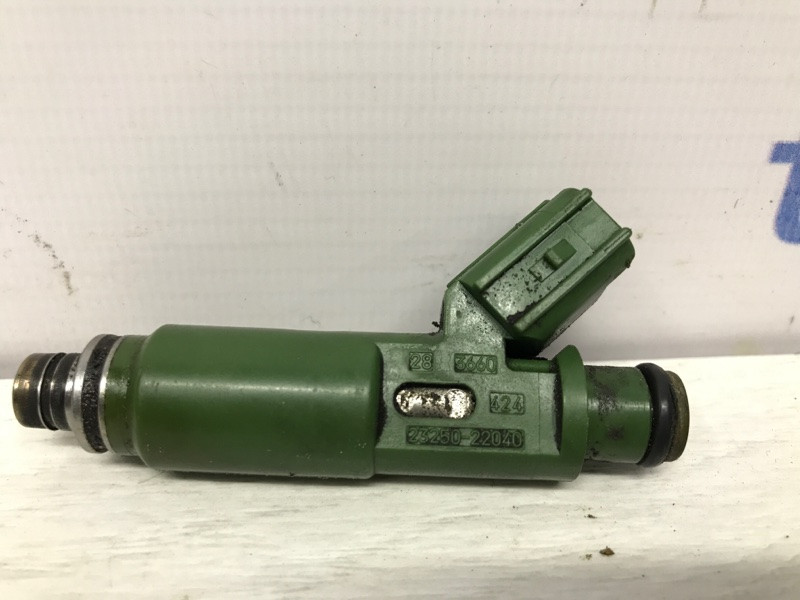 Форсунка топливная Toyota Avensis T25 1.8 БЕНЗИН 1ZZFE 2002 (б/у) Київ - зображення 3