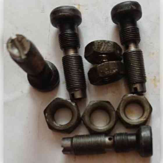 Гвинт регулювальний коромисла з гайкою ЯМЗ КРАЗ, МАЗ, Т-150 Суми