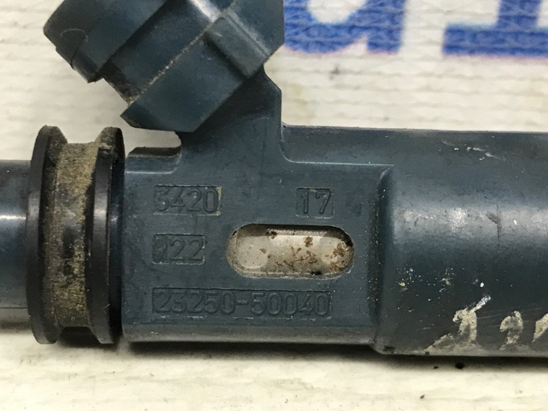 Форсунка топливная Toyota Land Cruiser J100 4.7 1998 (б/у) Киев - изображение 3