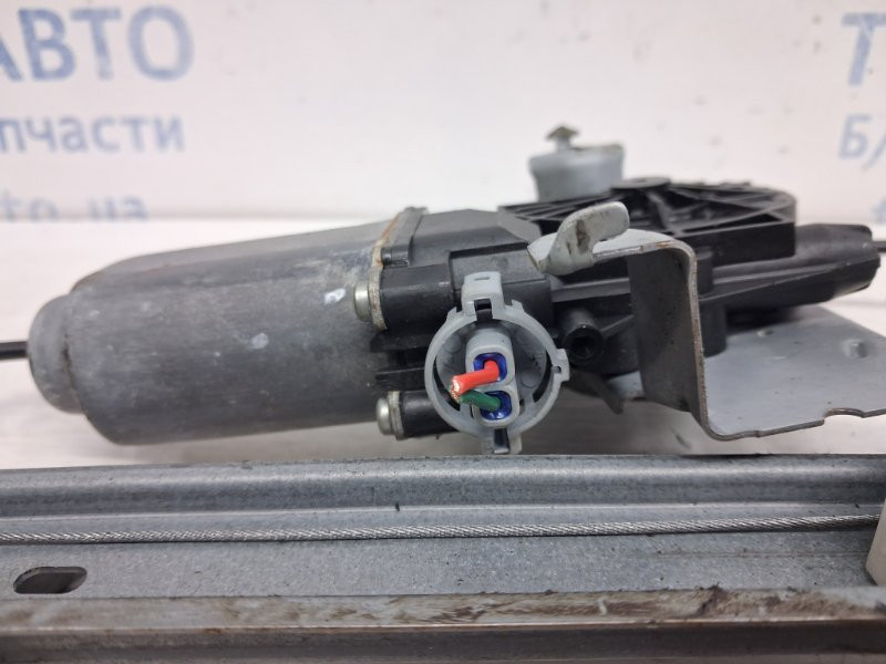 Стеклоподъемник задний правый Nissan Qashqai J10 2.0 БЕНЗИН MR20DE 2006 (б/у) Киев - изображение 3