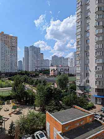 Продаж 3-х кімнатної вул.Б.Гмирі 6 м.Осокорки або м.Позняки Київ