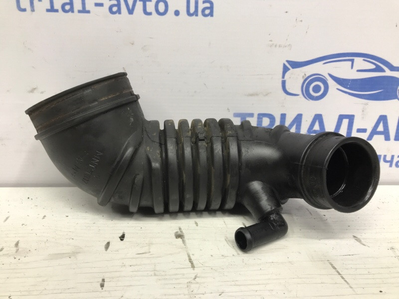 Патрубок воздушного фильтра Mitsubishi L200 KB 2.5 ДИЗЕЛЬ 4D56U 2006 (б/у) Киев - изображение 2