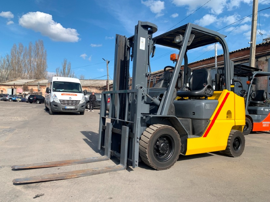 Вилочный автопогрузчик TCM (Nissan), 2017 года, с наработкой 7706 м/час. Модель: FHGE25T15. Николаев - изображение 2