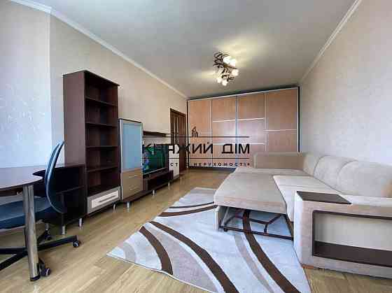 Простора та світла двокімнатна м. Деміївська Науки 62А КОД 11196553 Київ