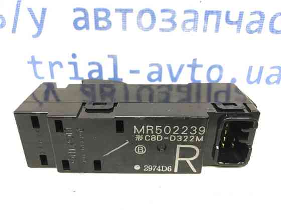 Кнопка стеклоподъемника Mitsubishi Outlander CU 2.4 БЕНЗИН 4G69 2003 (б/у) Київ