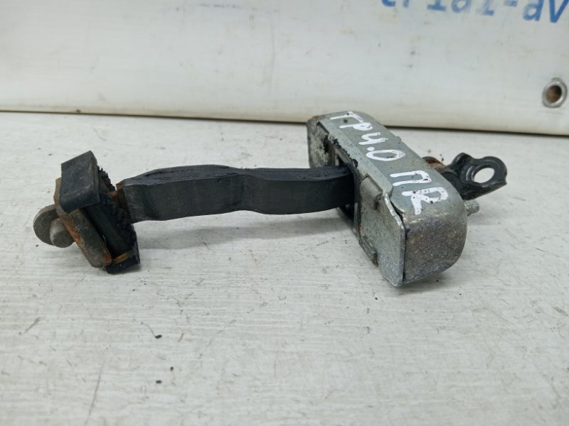 Ограничитель двери передний правый Toyota Prado J120 4.0 1GR-FE 2002 (б/у) Киев - изображение 1