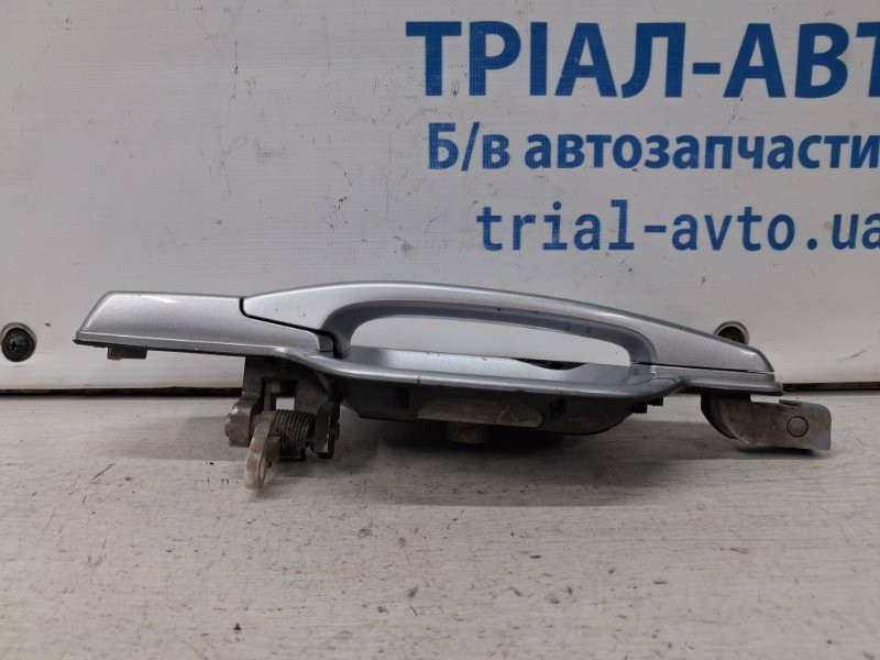 Ручка двери внешняя передняя левая Mitsubishi Pajero Wagon 4 3.2 ДИЗЕЛЬ 4M41 2006 (б/у) Київ - зображення 2