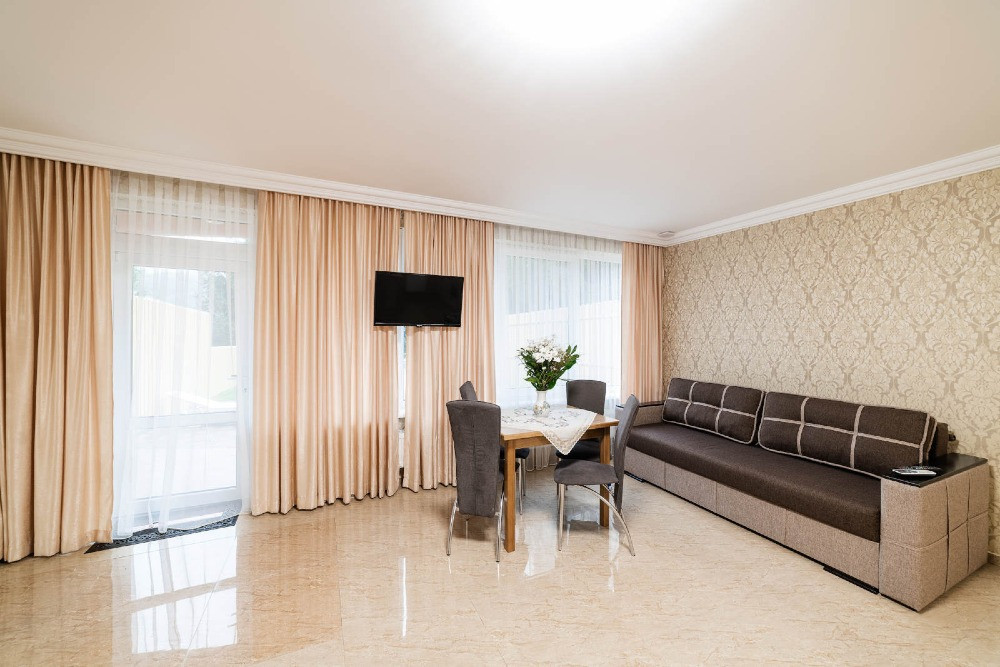 продам двухэтажный таунхаус с ремонтом, Виноградів - зображення 1