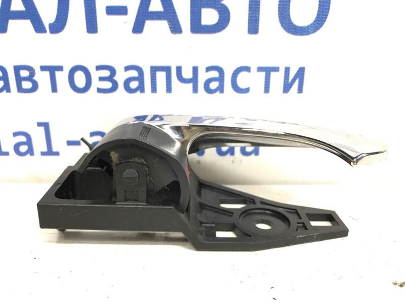 Ручка двери внутренняя правая Toyota RAV 4 A30 2.2 DIESEL 2ADFTV 2005 (б/у) Киев - изображение 2