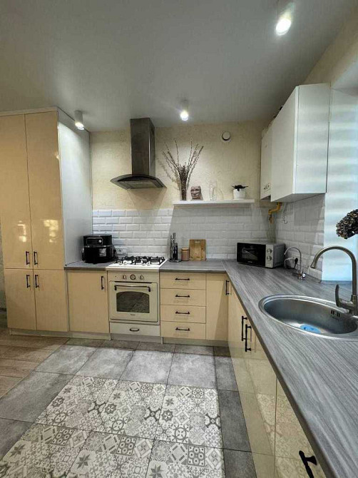 продажа 3-к таунхаус Белоцерковский, Фурсы, 125000 $  - зображення 1