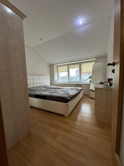 Простора 3-кімнатна квартира з ремонтом та меблями біля міського парку Івано-Франківськ - зображення 2