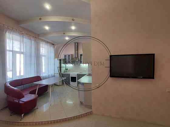 Пропонується до оренди 2 кімнатна квартира - студіо по вул. Антоновича 7Б. Код об'єкта 11201138 Київ