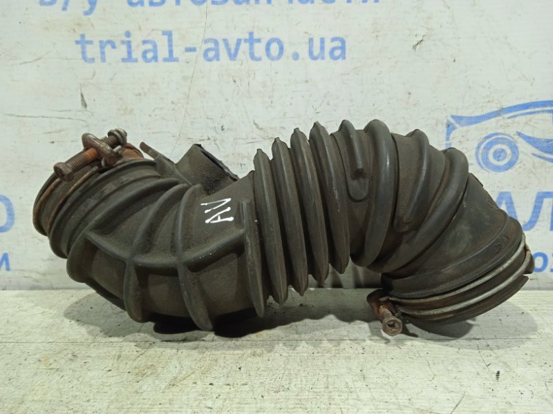 Патрубок воздушного фильтра Toyota Avensis T25 1.8 БЕНЗИН 1ZZFE 2002 (б/у) Киев - изображение 1