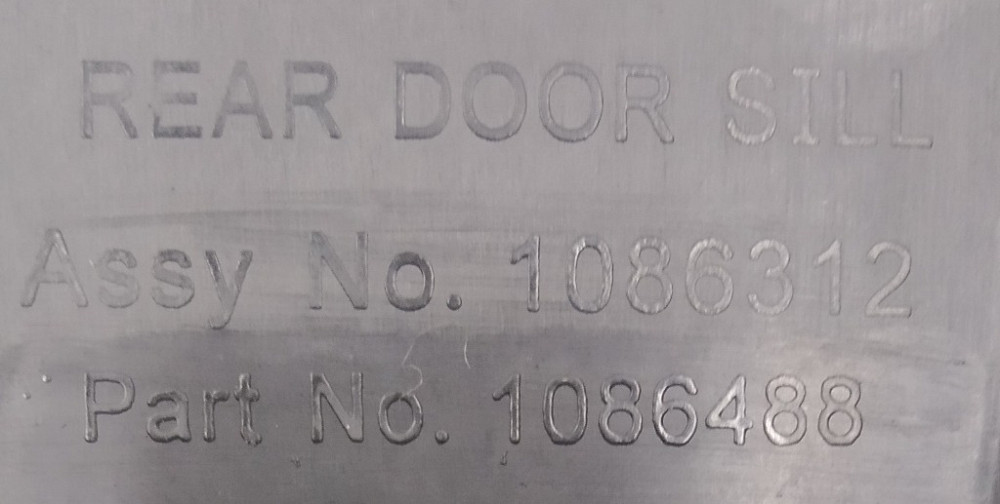 Накладка порога двери задней правой повреждениями Tesla model 3 1086312-00-F Киев - изображение 6