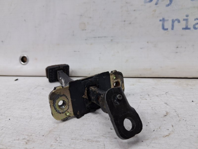 Ограничитель двери задний левый Kia Sorento BL 2.5 DIESEL D4CB 2002 (б/у) Киев - изображение 2