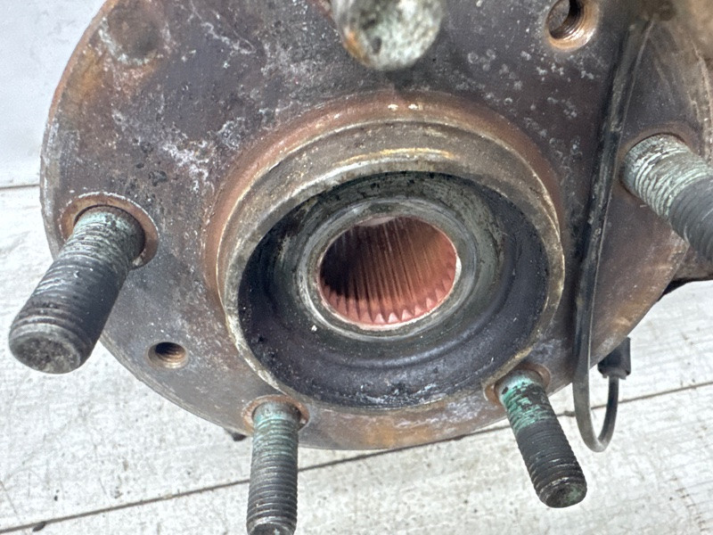 Кулак поворотный левый со ступицей Mazda 6 GH 2.5 БЕНЗИН L5-VE 2007 (б/у) Київ - зображення 5