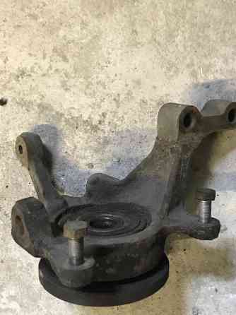 Бу поворотный кулак левый Renault Laguna 1, без ABS, 7700423102, 23 шлица. Кропивницкий