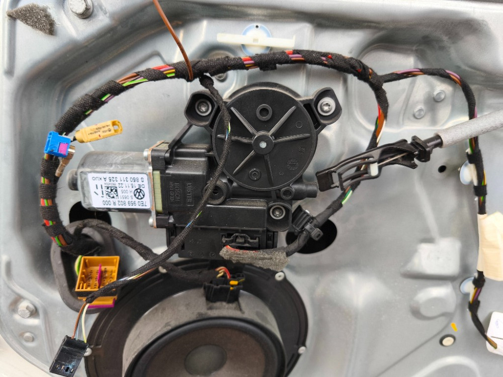 Моторчик стеклоподъемника передний правый VW T6 2015-2019 (7E0959802R) Ковель - изображение 1