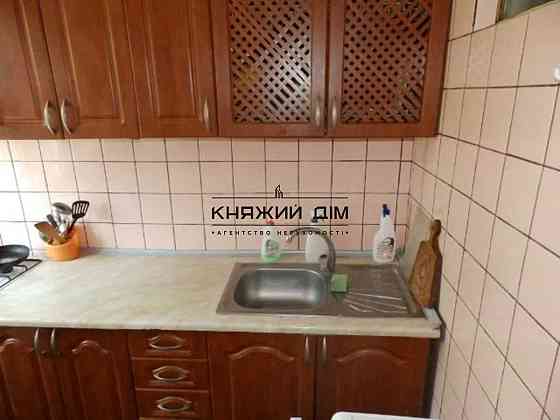 Оренда роздільної 2-х к. квартири на Дарницькій Площі. № 11203619 Київ