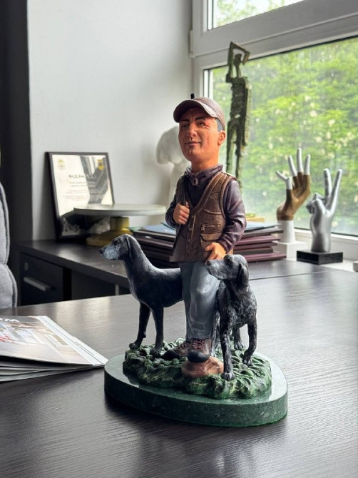 Виготовлення статуєток вручну шарова фігурка мисливця на замовлення Київ - зображення 2