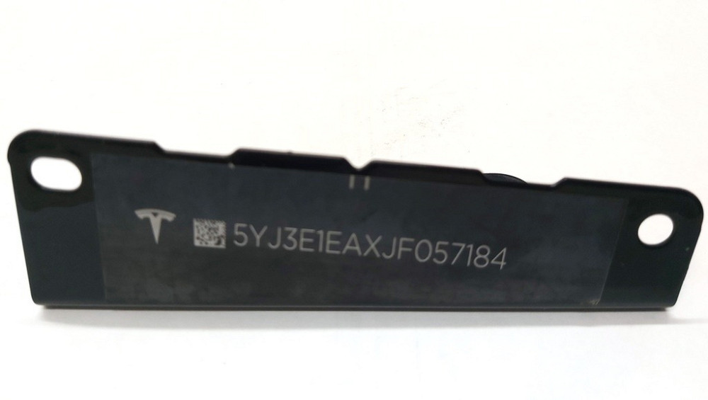 Табличка с VIN кодом под лобовым стеклом Tesla model 3 1006865-00-C Київ - зображення 1