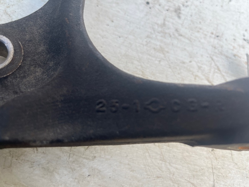 Кулак поворотный правый без ступицы Infiniti FX S50 3.5 БЕНЗИН VQ35DE 2002 (б/у) Киев - изображение 6