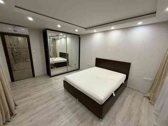 Здам 3-кімнатну квартиру 2/10, Нагорка, вул. Левка Лукьяненко (Василя Жуковського) 16 Дніпро