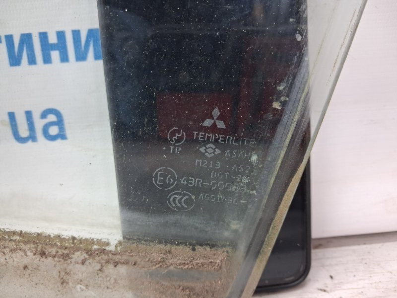 Стекло двери переднее левое Mitsubishi Pajero Wagon 3 3.2 ДИЗЕЛЬ 4M41 1999 (б/у) Київ - зображення 3