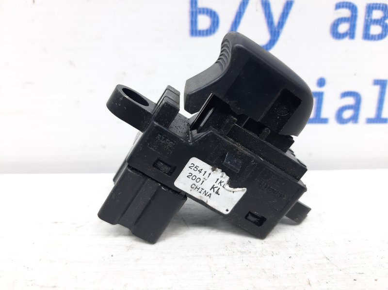 Кнопка стеклоподъемника Nissan Juke F15 1.6 TURBO MR16DDT 2010 (б/у) Київ - зображення 1