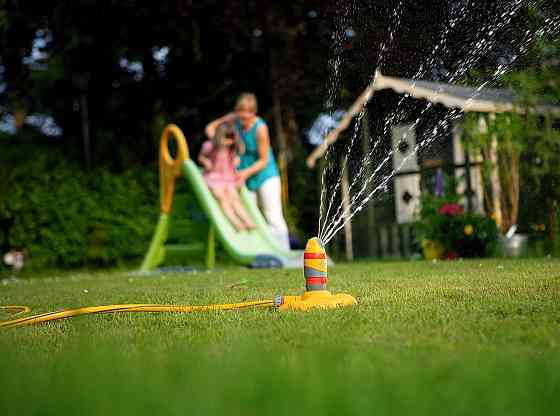 Дождеватель / ороситель HoZelock 2336 спринклерный круговой Pro 314 м² на подставке Київ