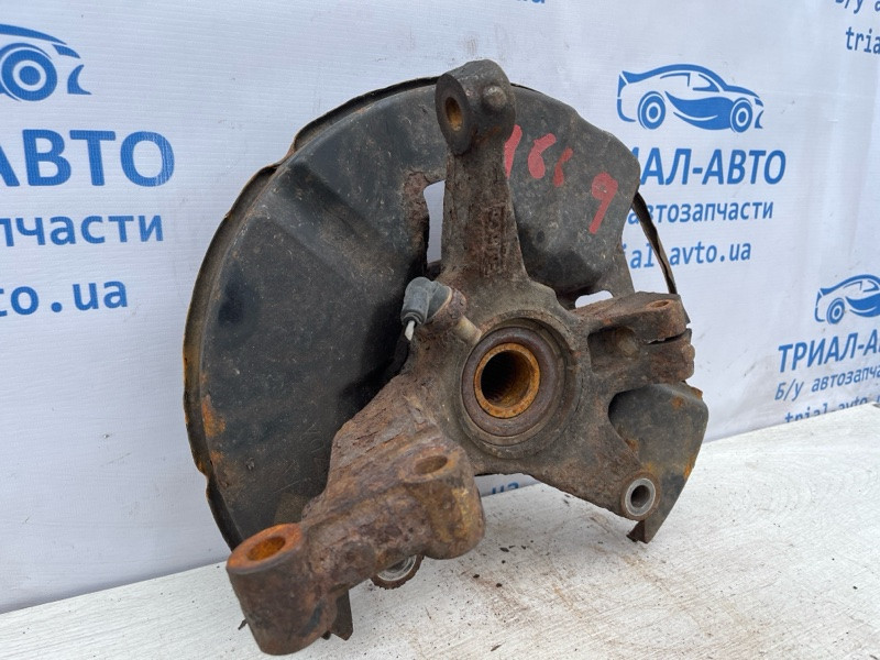 Кулак поворотный правый со ступицей Mazda CX 9 TB 3.7 БЕНЗИН MZI 2006 (б/у) Киев - изображение 1
