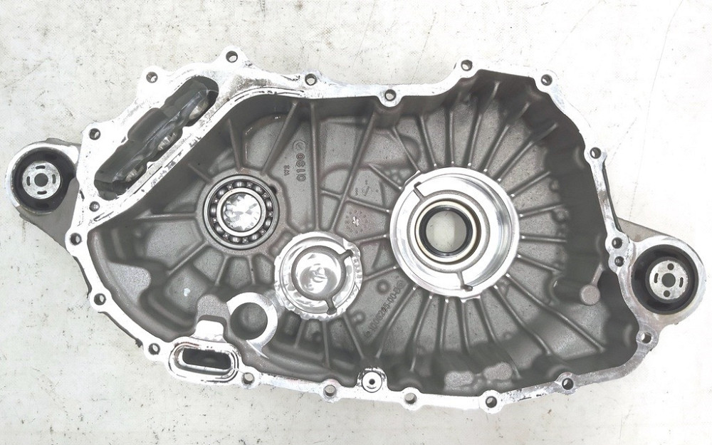 Картер редуктора мотора с сальником и подшипником в сборе Tesla model S, model S REST 1006205-00-B Киев - изображение 1