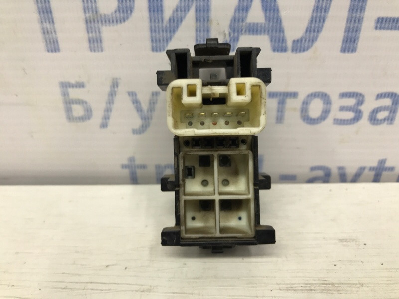 Кнопка стеклоподъемника Toyota RAV 4 A30 2.0 БЕНЗИН 1AZFE 2005 (б/у) Київ - зображення 3