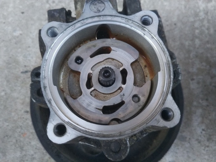 Насос гідропідсилювача 2108517 Мерседес по запчастинах Винница - изображение 3