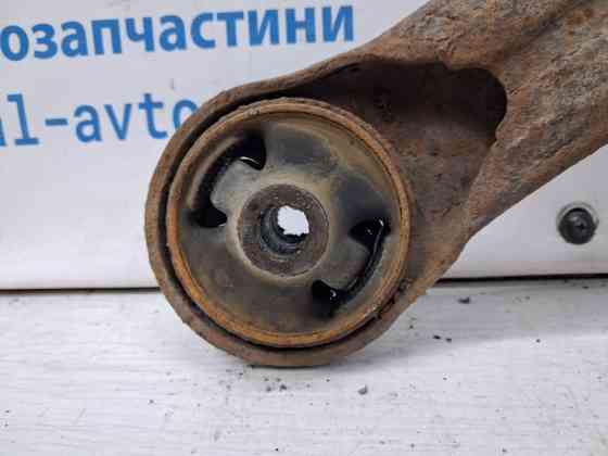 Рычаг левый Toyota Avensis T25 2.2 DIESEL 2ADFTV 2002 (б/у) Киев