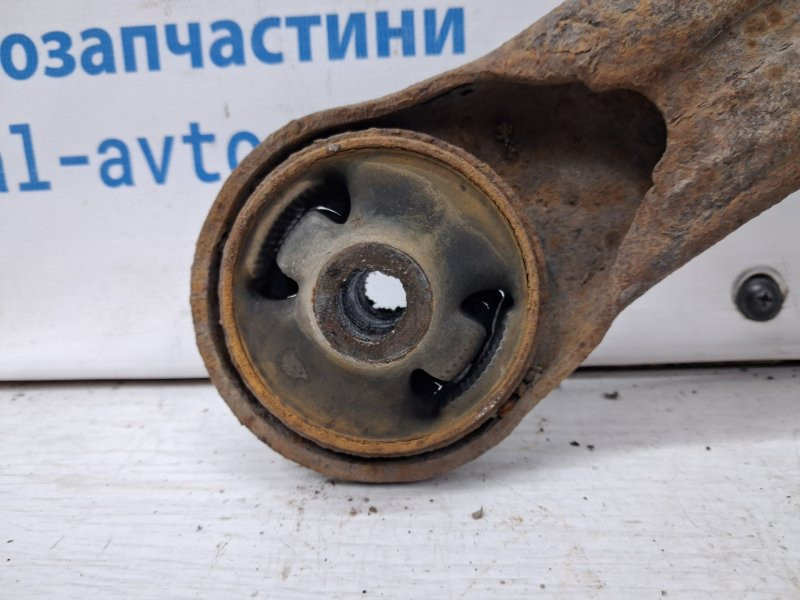 Рычаг левый Toyota Avensis T25 2.2 DIESEL 2ADFTV 2002 (б/у) Київ - зображення 2