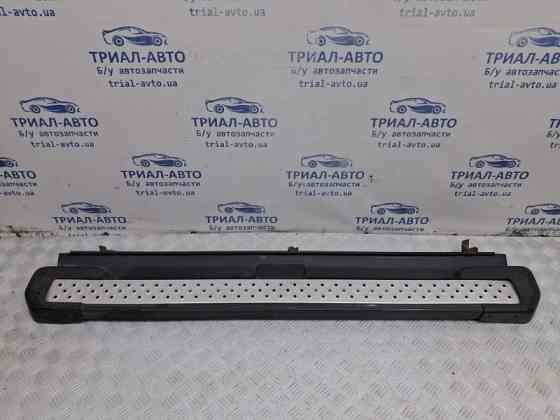 Подножка Mitsubishi Pajero Wagon 3 3.2 ДИЗЕЛЬ 4M41 1999 лев. (б/у) Киев