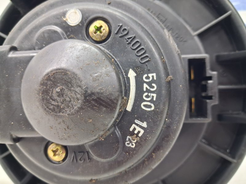 Моторчик печки Toyota Prado J120 4.0 1GR-FE 2002 (б/у) Київ - зображення 5