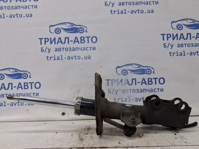 Амортизатор передний левый Toyota Auris E150 1.6 БЕНЗИН 1ZRFAE 2006 (б/у) Київ - зображення 1