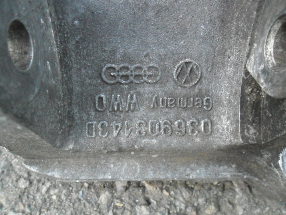 VAG 036903143D, Кронштейн генератора Фольксваген Golf 2, 1.3 оригінал Винница - изображение 3