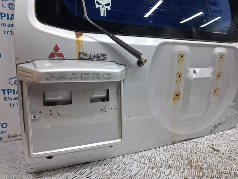 Крышка багажника Mitsubishi Pajero Wagon 3 3.2 ДИЗЕЛЬ 4M41 1999 (б/у) Киев - изображение 4