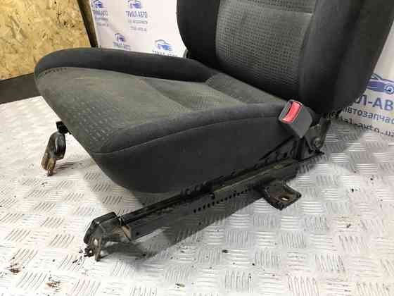 Сиденье переднее правое Mitsubishi Pajero Sport K9 2.5 DIESEL 4D56 1996 (б/у) Киев