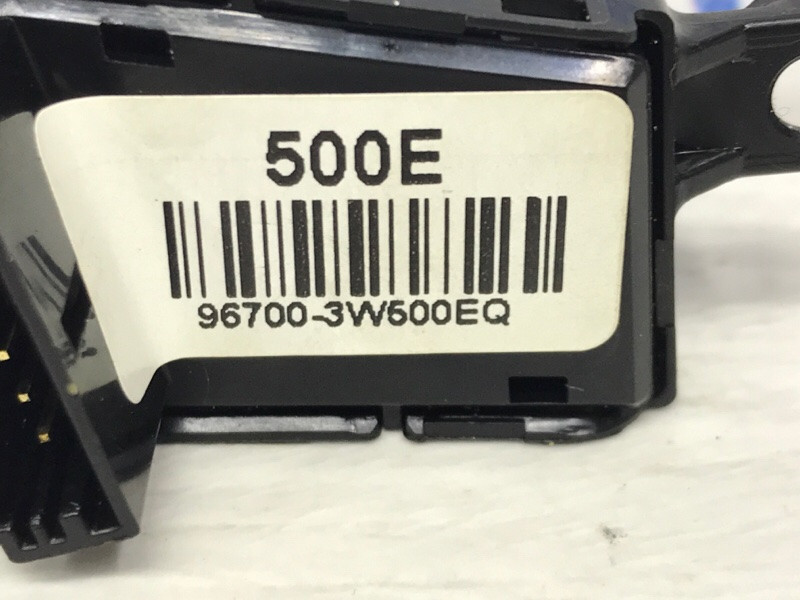 Кнопки руля Kia Sportage SL 1.7 DIESEL D4FD 2010 (б/у) Київ - зображення 3