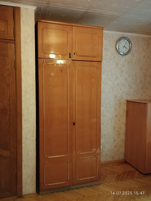 Шафа для одягу дерев'яна Киев - изображение 2