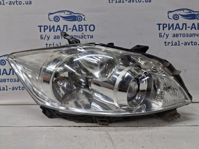 Фара правая галоген Toyota Auris E150 1.6 БЕНЗИН 1ZRFAE 2006 (б/у) Киев - изображение 1