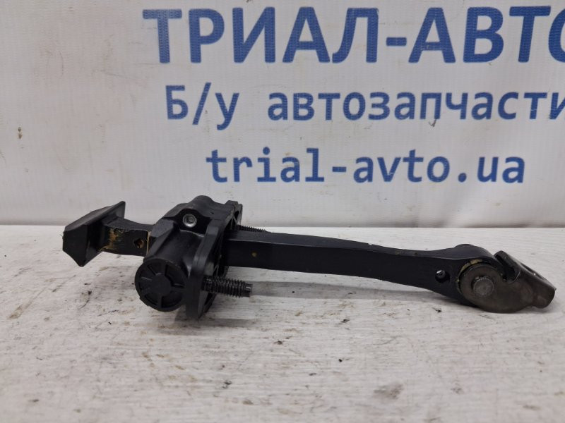 Ограничитель двери передний правый Jeep Compass 2016-2020 68242951AA (Арт. 78102) Киев - изображение 1