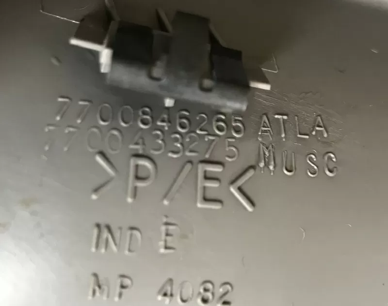 Бу накладка центральной консоли Renault Scenic 1 7700846265 7700433275 Кропивницкий - изображение 1